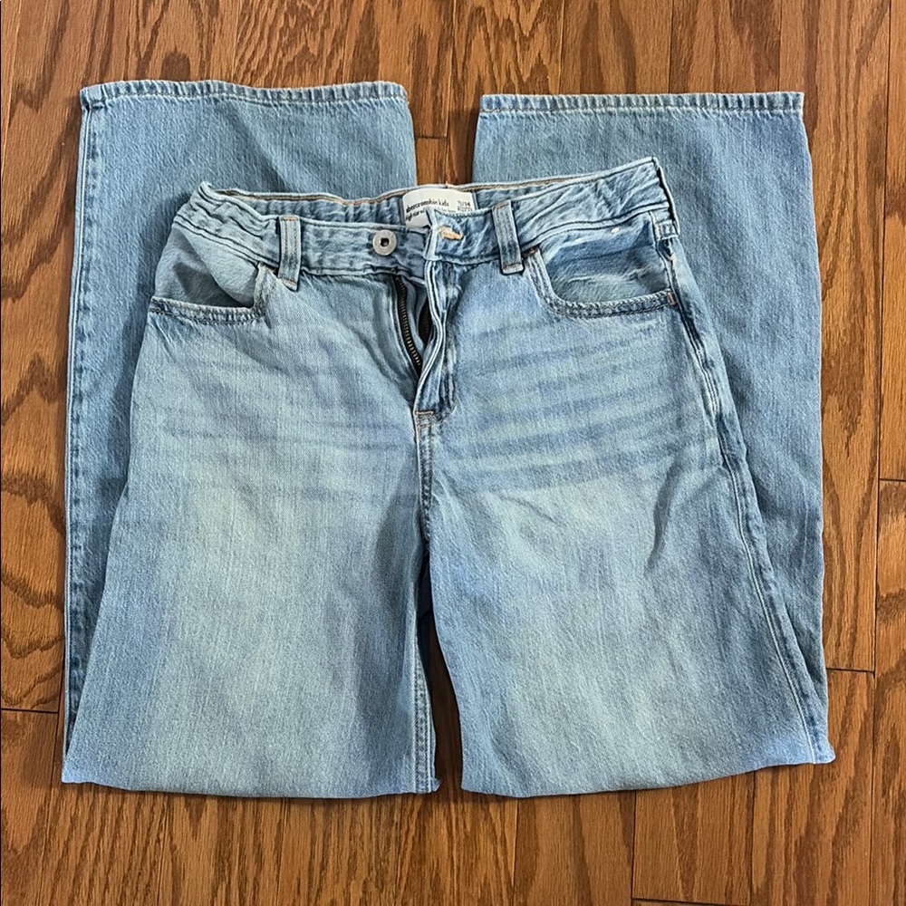 Abercrombie Kids high rise wide leg Jean, size 13/14